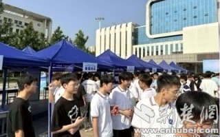 从高职到硕士，湖北这所学校的学生专升本后竟一路开挂