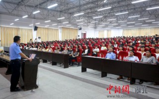 哎哟喂，建始的娃儿中考分数要是有点“打脚”，莫慌！这里有个实在出路
