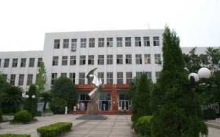 寻梦电工路，乌鲁木齐电工技术学校点亮你的技能之光