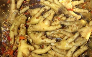 啃出来的江湖：麻辣鸡爪为啥让人上了头又戒不掉？