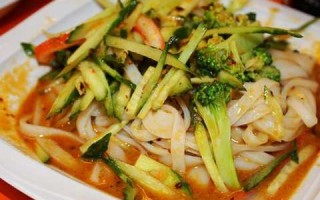 魏家凉皮那口酸辣筋道，在家到底咋折腾出来？看完你绝对想试试！