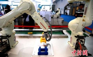 中国机器人进化论：从赛场明星到生活伙伴的华丽转身
