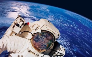 《星际幻爱》这片两毫米碎片，捅穿了多少人嘅心理防线